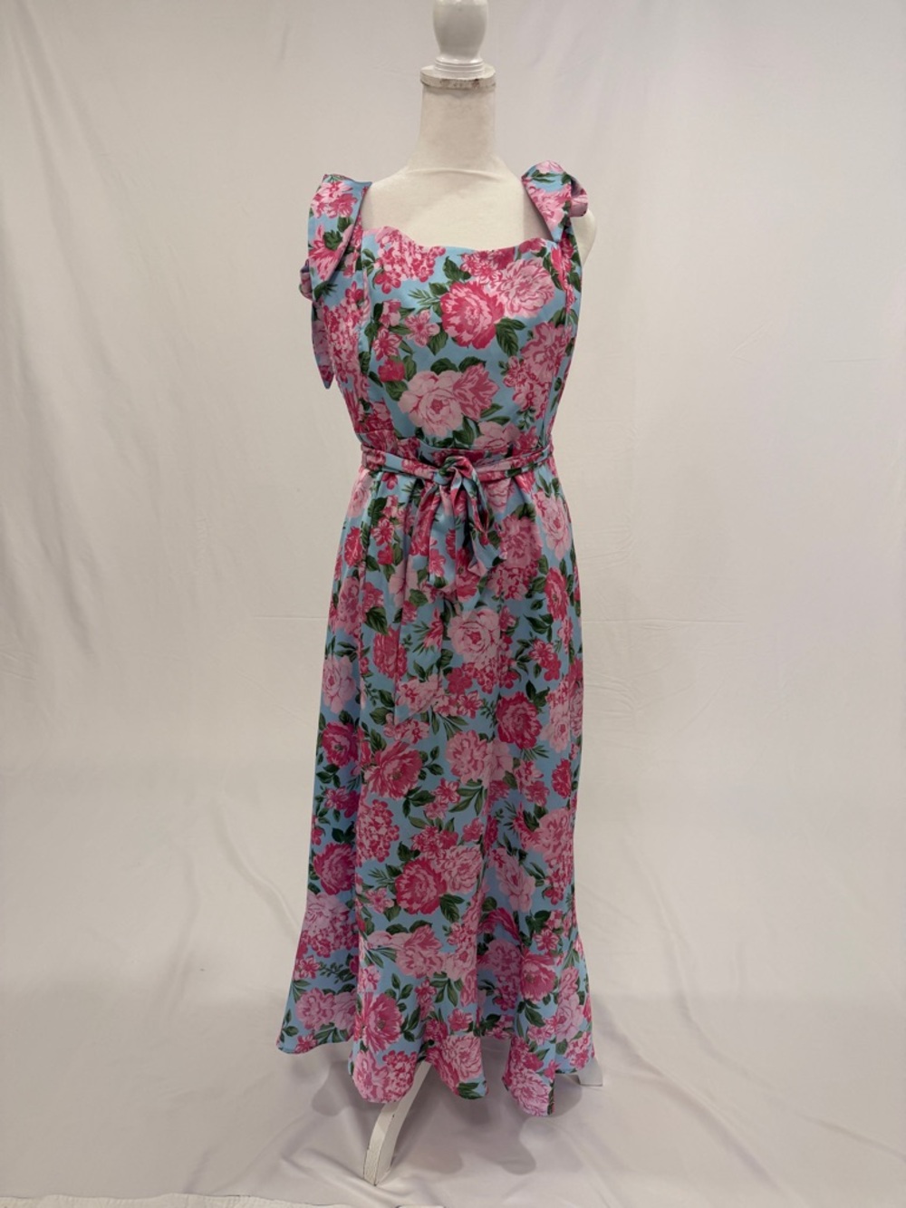Show Me Your MuMu Garden‎ Midi Dress in Cottage Floral Multi